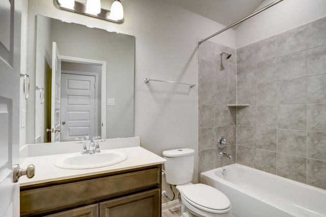 2110 Cherryvale Drive, Tomball, TX 77375