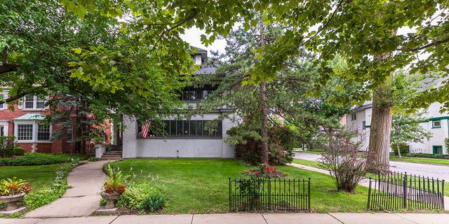 202 N Ridgeland Avenue 2, Oak Park, IL 60130