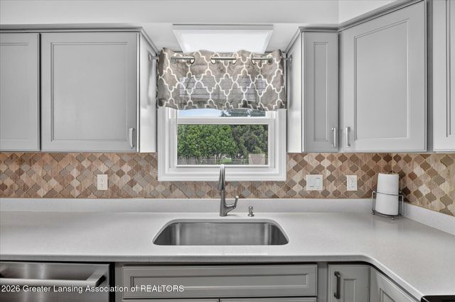 3722 Matterhorn Drive, Lansing, MI 48906