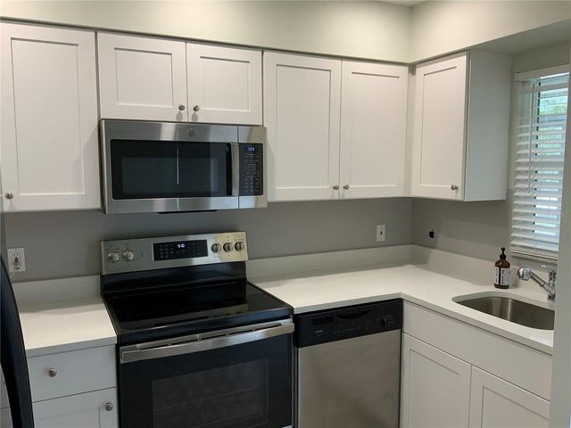 2118 MICHELE DRIVE, Sarasota, FL 34231