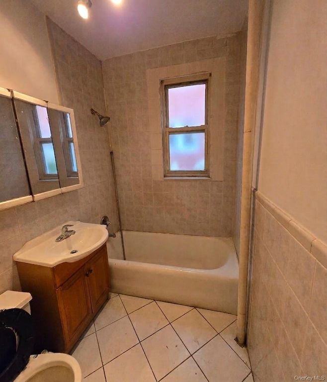 4115 Manhattan Avenue, Brooklyn, NY 11224 — photo 4