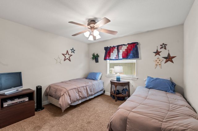 194 Bushwhacker Drive, Mabank, TX 75156