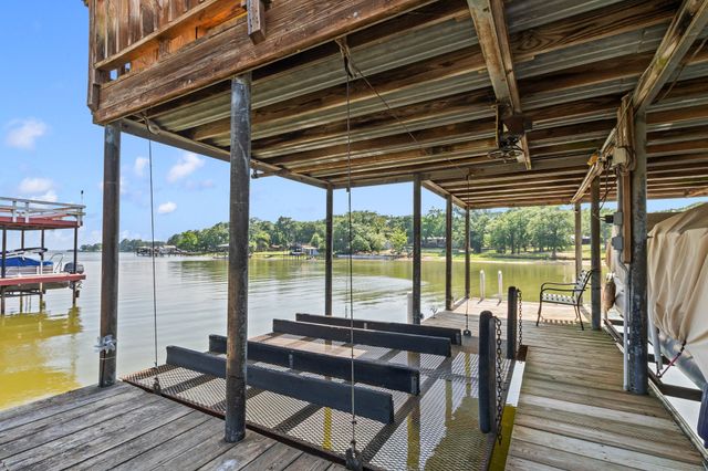 194 Bushwhacker Drive, Mabank, TX 75156