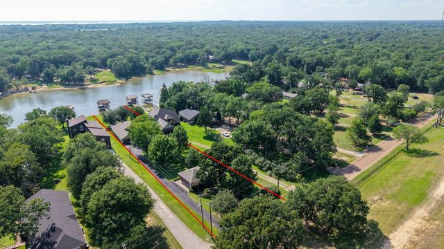 194 Bushwhacker Drive, Mabank, TX 75156