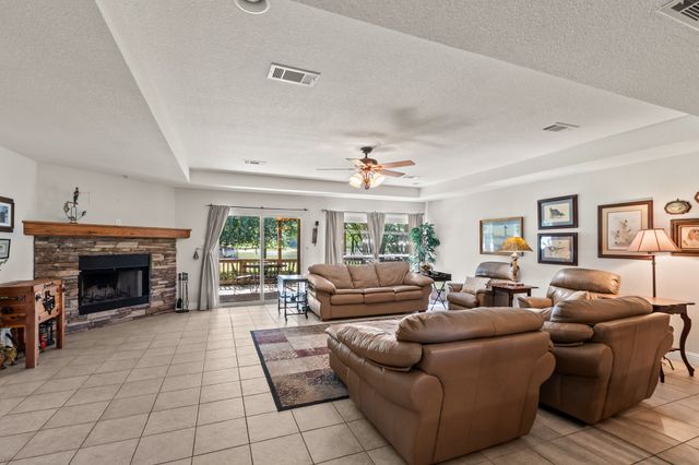 194 Bushwhacker Drive, Mabank, TX 75156