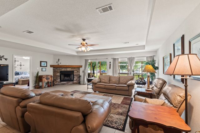 194 Bushwhacker Drive, Mabank, TX 75156