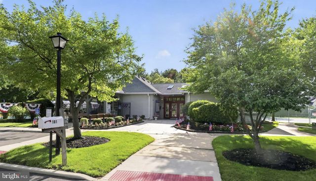 1017-B SCOTSWOOD CT, Mount Laurel, NJ 08054