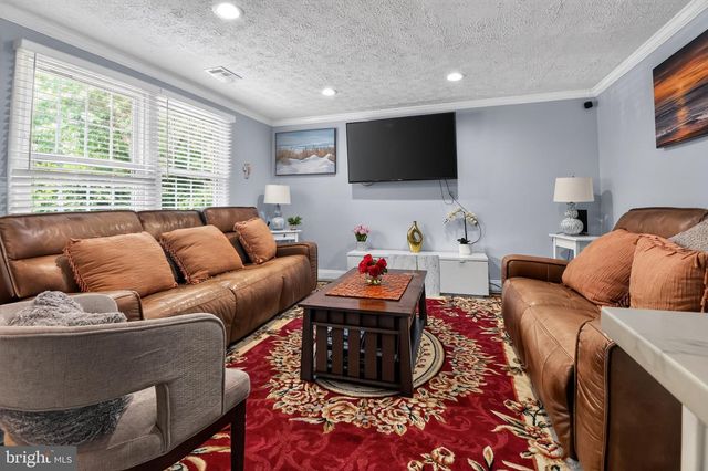 8307 PONDSIDE TER, Alexandria, VA 22309