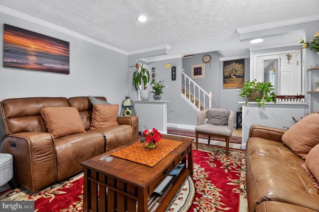 8307 PONDSIDE TER, Alexandria, VA 22309