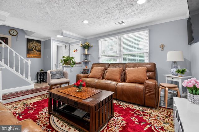8307 PONDSIDE TER, Alexandria, VA 22309