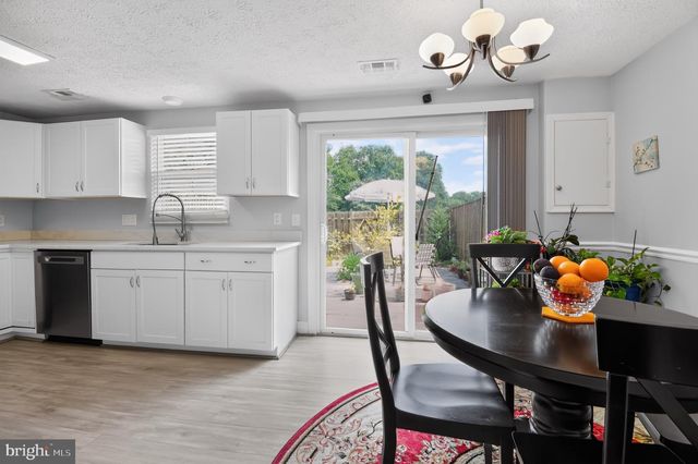 8307 PONDSIDE TER, Alexandria, VA 22309