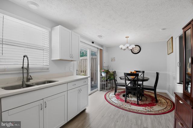 8307 PONDSIDE TER, Alexandria, VA 22309