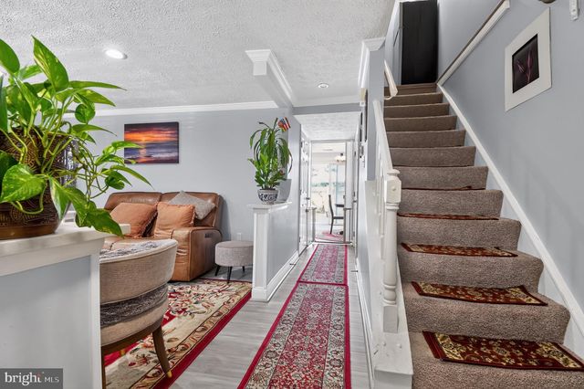 8307 PONDSIDE TER, Alexandria, VA 22309