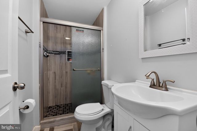 8307 PONDSIDE TER, Alexandria, VA 22309
