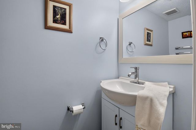 8307 PONDSIDE TER, Alexandria, VA 22309