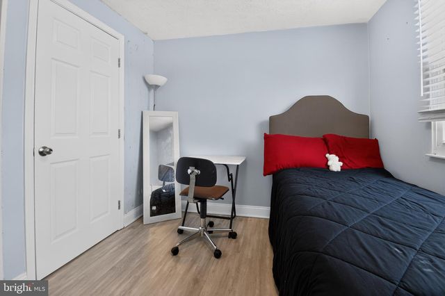 8307 PONDSIDE TER, Alexandria, VA 22309