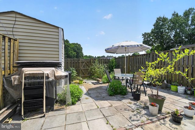 8307 PONDSIDE TER, Alexandria, VA 22309