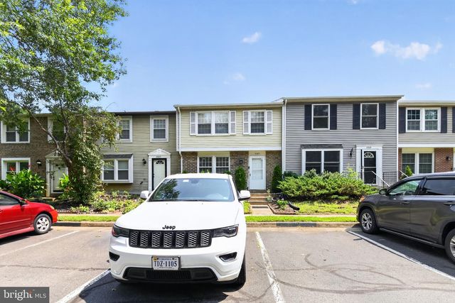 8307 PONDSIDE TER, Alexandria, VA 22309