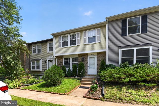 8307 PONDSIDE TER, Alexandria, VA 22309