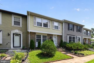 8307 PONDSIDE TER, Alexandria, VA 22309