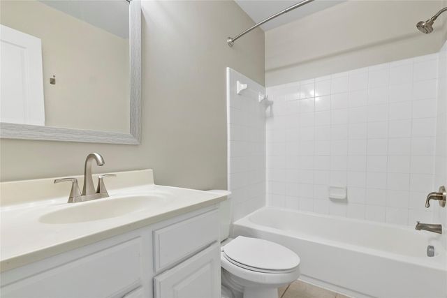1725 Harvey Mitchell Parkway S 1112, College Station, TX 77840