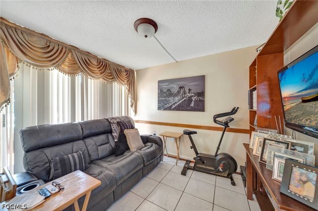 14154 Kendale Lakes CIR, Miami, FL 33183