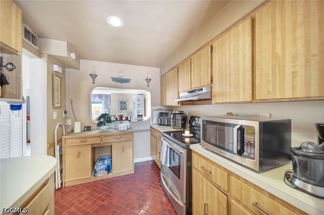 14154 Kendale Lakes CIR, Miami, FL 33183