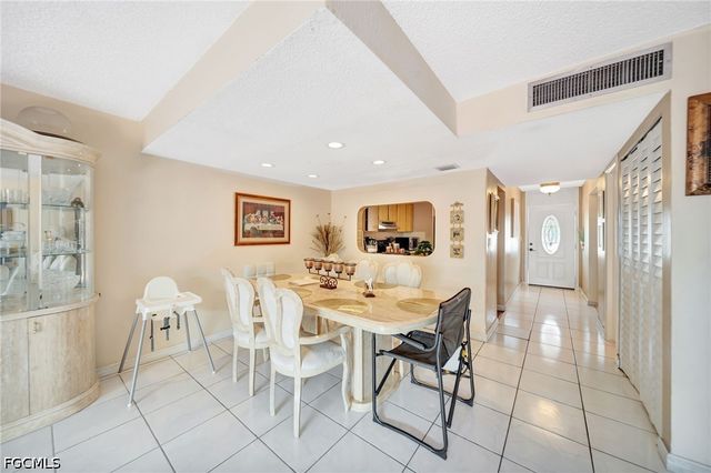 14154 Kendale Lakes CIR, Miami, FL 33183