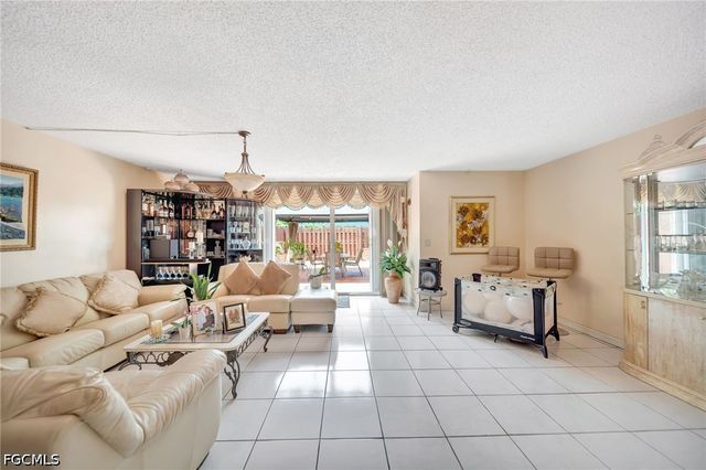 14154 Kendale Lakes CIR, Miami, FL 33183