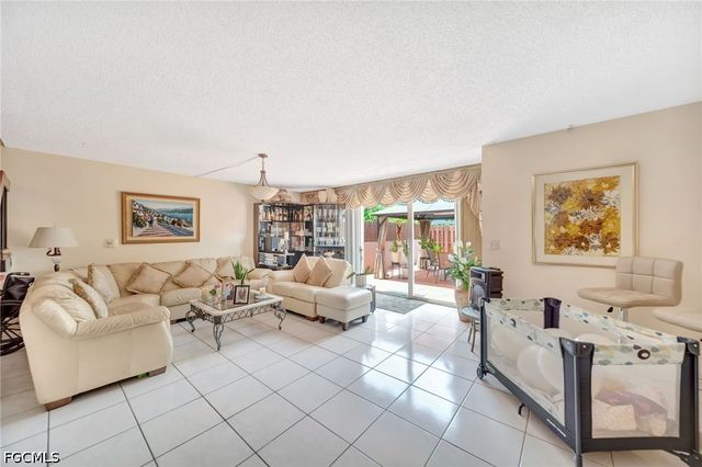 14154 Kendale Lakes CIR, Miami, FL 33183
