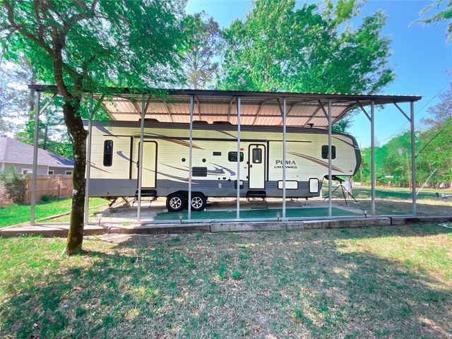 642 Kingwood Drive, Trinity, TX 75862