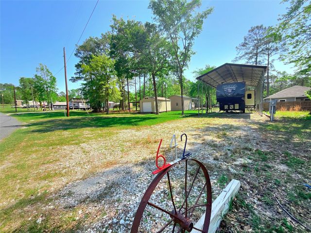 642 Kingwood Drive, Trinity, TX 75862