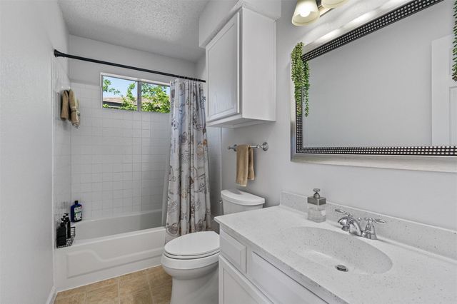 1406 Green Terrace DR, Round Rock, TX 78664