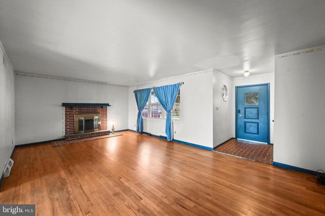 112 REMBRANDT DR, Lancaster, PA 17603