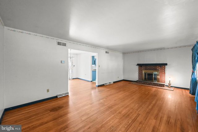 112 REMBRANDT DR, Lancaster, PA 17603
