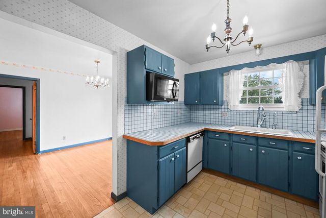 112 REMBRANDT DR, Lancaster, PA 17603