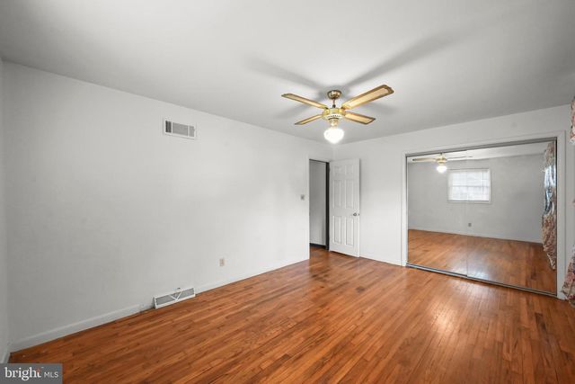 112 REMBRANDT DR, Lancaster, PA 17603