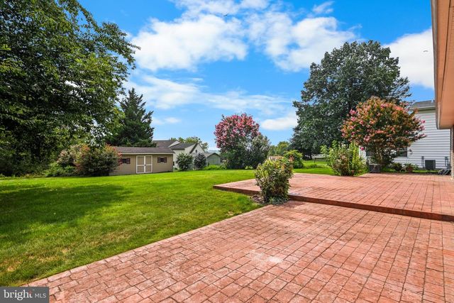 112 REMBRANDT DR, Lancaster, PA 17603
