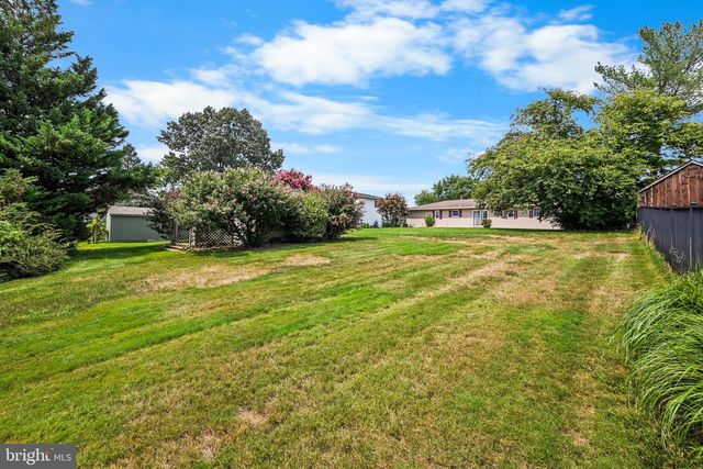 112 REMBRANDT DR, Lancaster, PA 17603