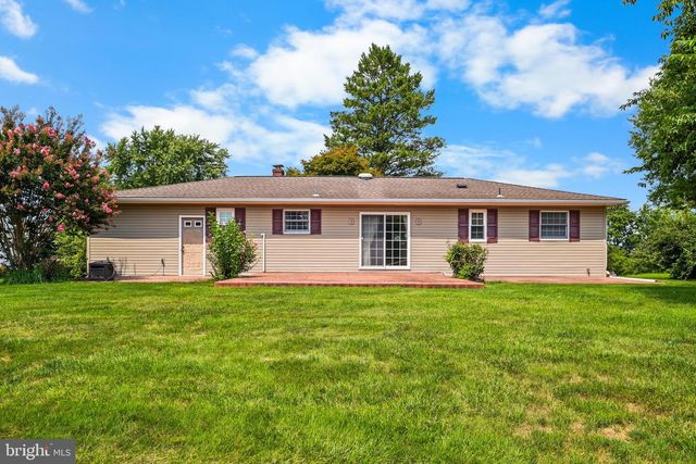112 REMBRANDT DR, Lancaster, PA 17603