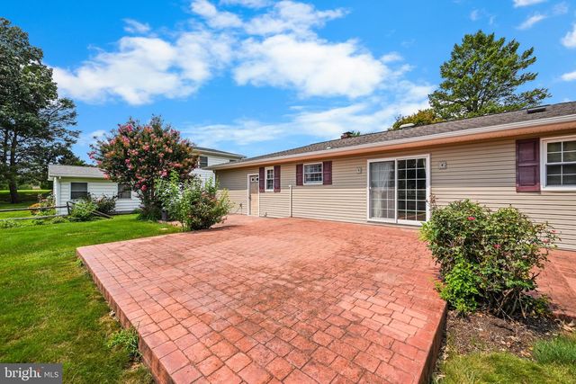 112 REMBRANDT DR, Lancaster, PA 17603