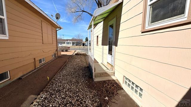 634 S Prairie Ave, Pueblo, CO 81005