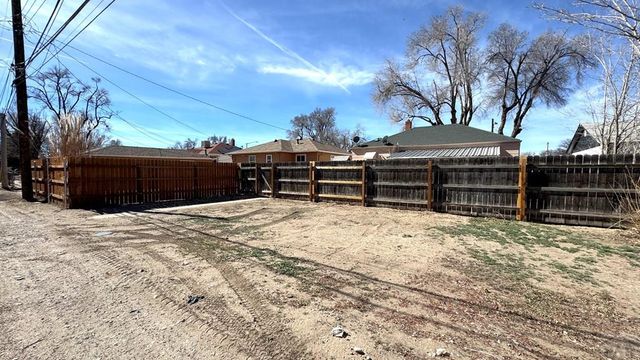 634 S Prairie Ave, Pueblo, CO 81005