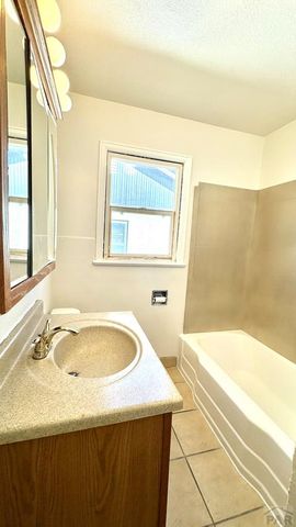 634 S Prairie Ave, Pueblo, CO 81005