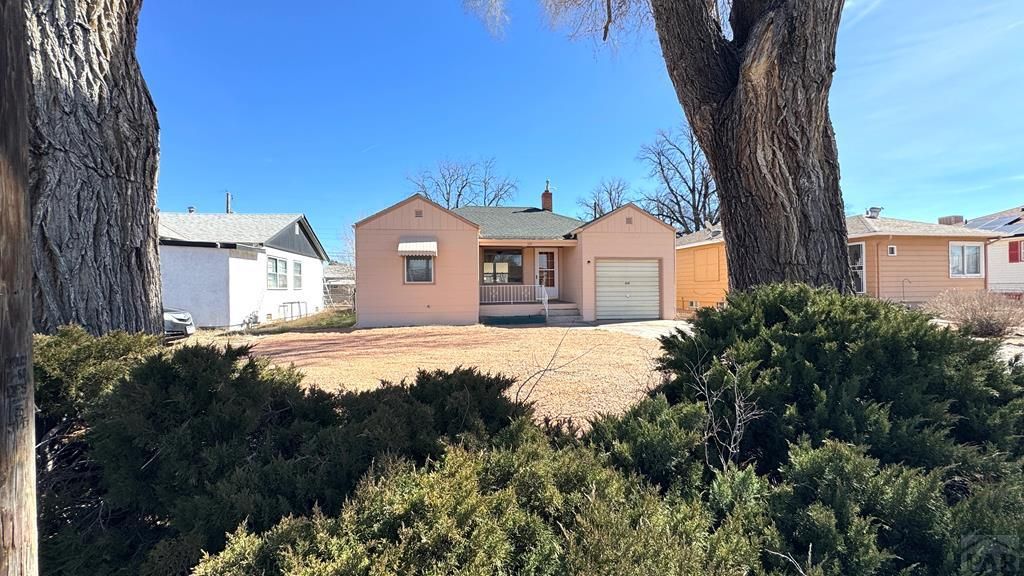 634 S Prairie Ave, Pueblo, CO 81005