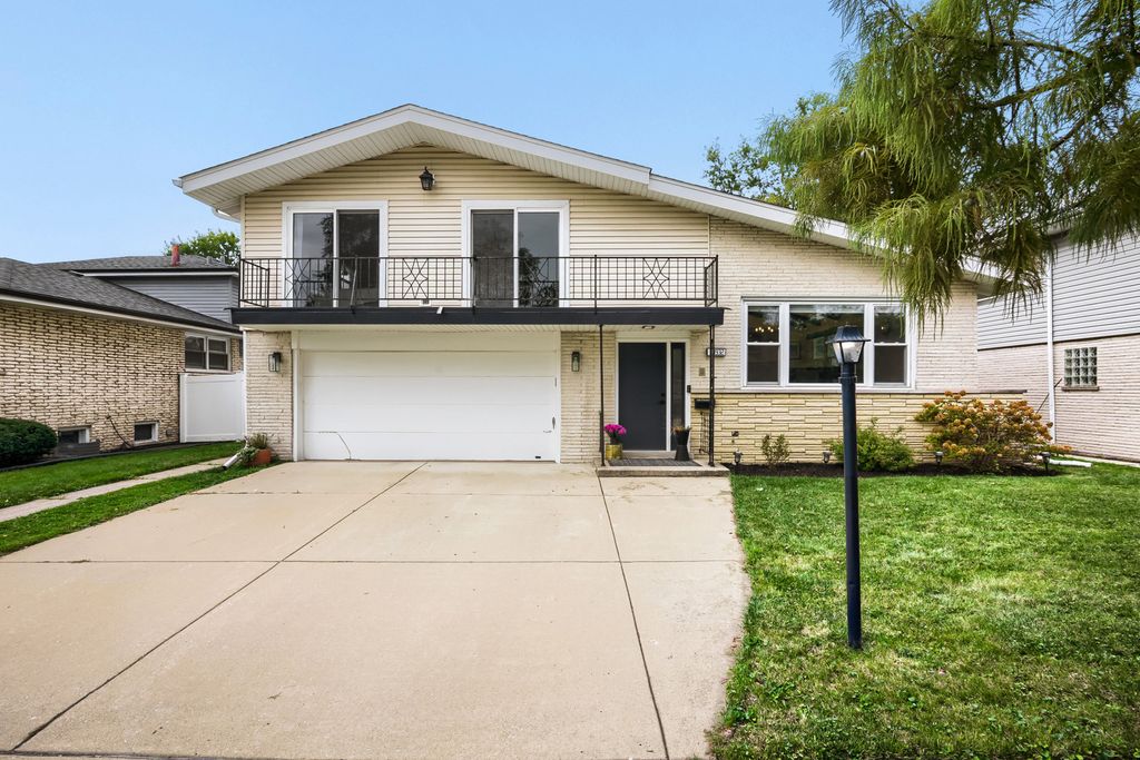 10932 S Kilbourn Avenue, Oak Lawn, IL 60453 — exterior