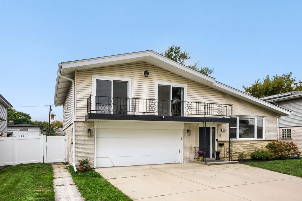 10932 S Kilbourn Avenue, Oak Lawn, IL 60453 — photo 2