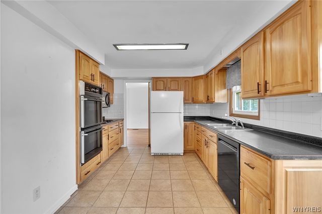 660 North Forest Road, Amherst, NY 14221