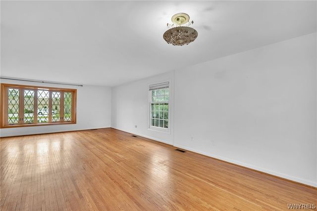 660 North Forest Road, Amherst, NY 14221