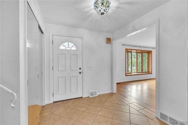 660 North Forest Road, Amherst, NY 14221